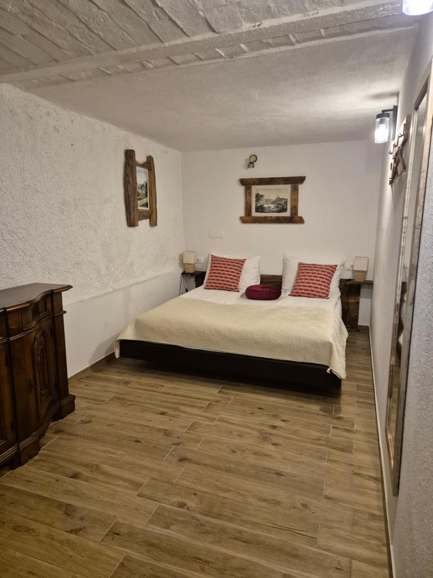 Slovenian House Vida Блед Екстериор снимка