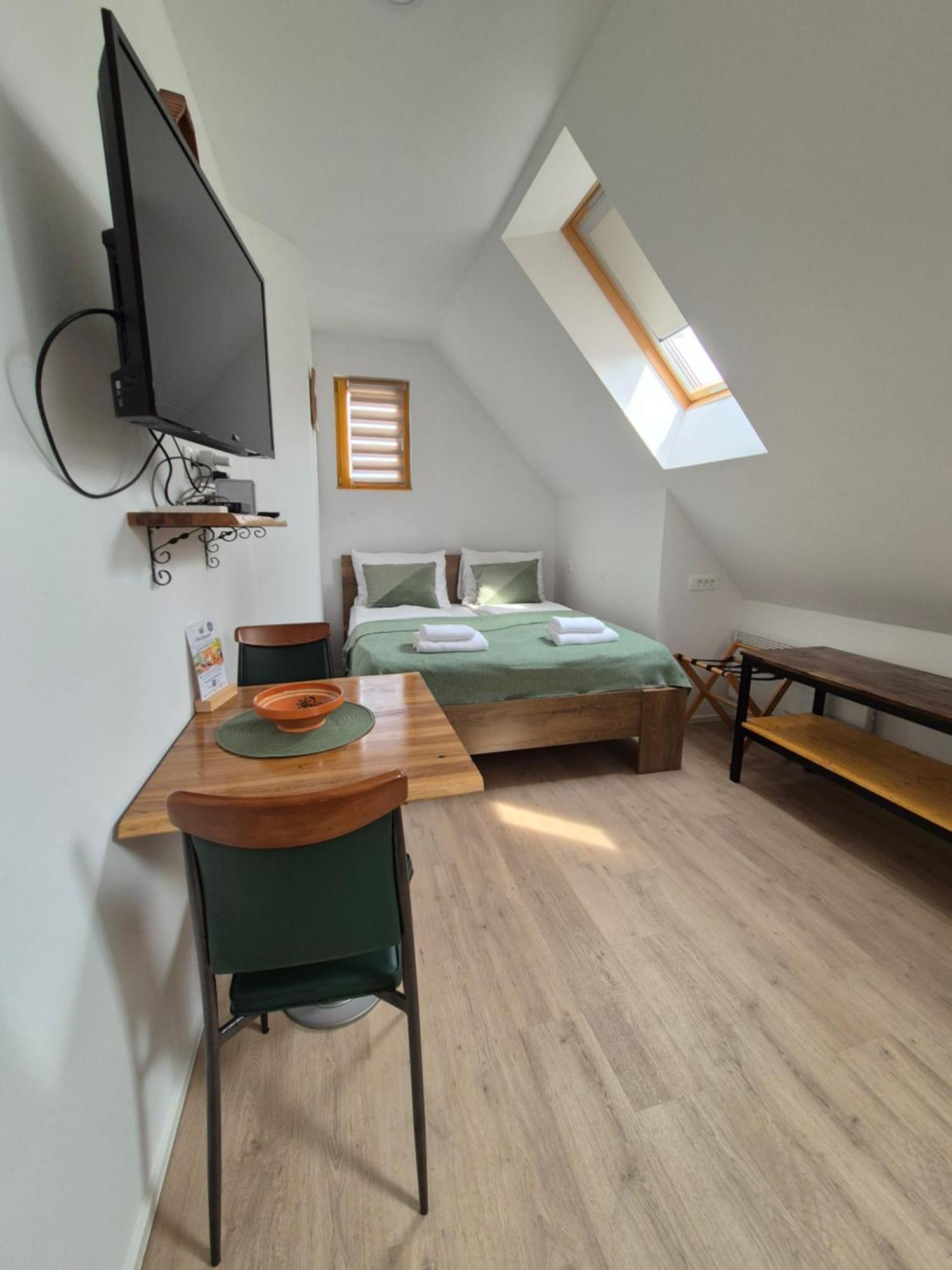 Slovenian House Vida Блед Екстериор снимка