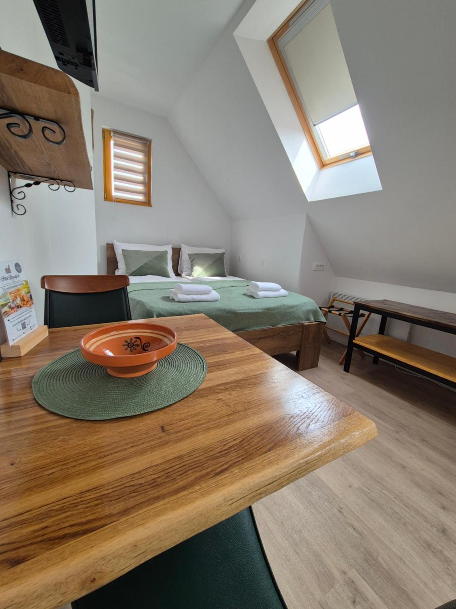 Slovenian House Vida Блед Екстериор снимка
