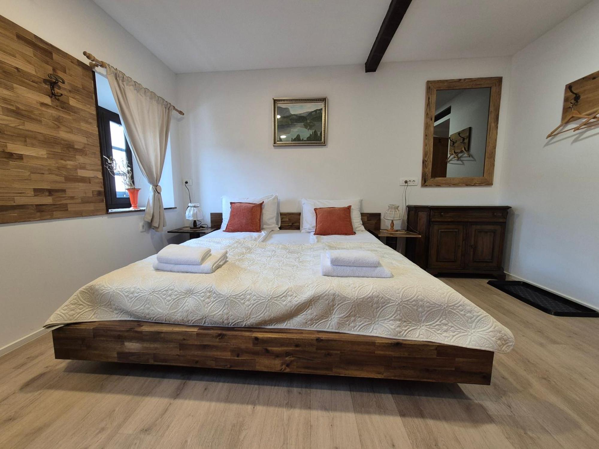 Slovenian House Vida Блед Екстериор снимка
