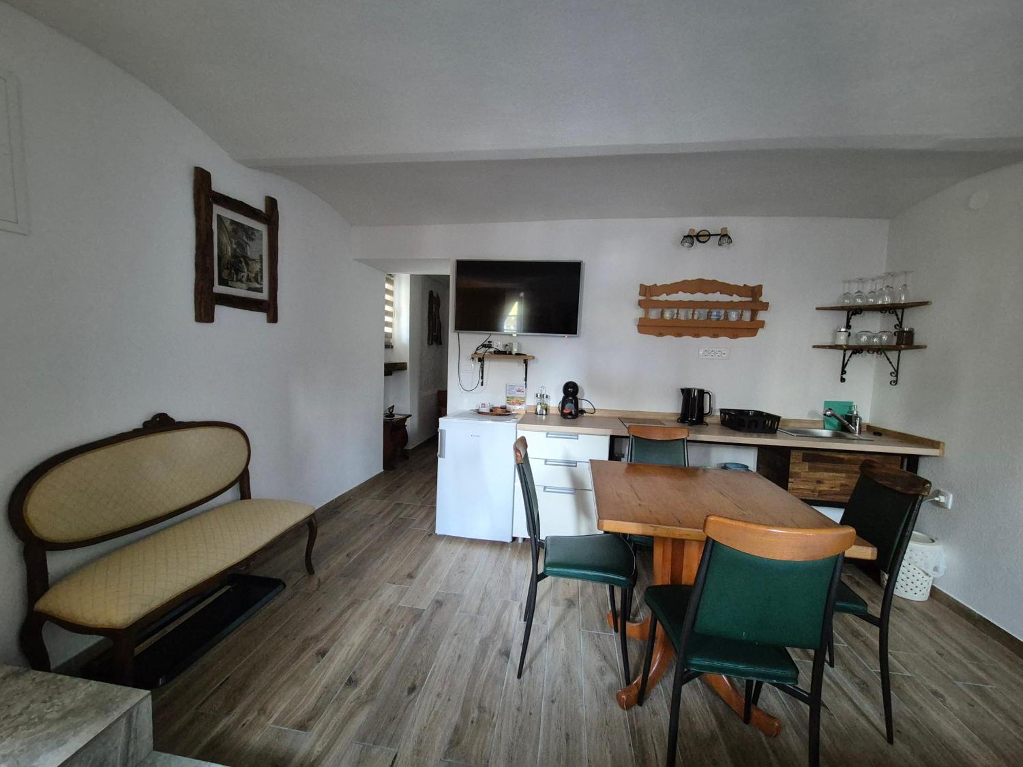 Slovenian House Vida Блед Екстериор снимка