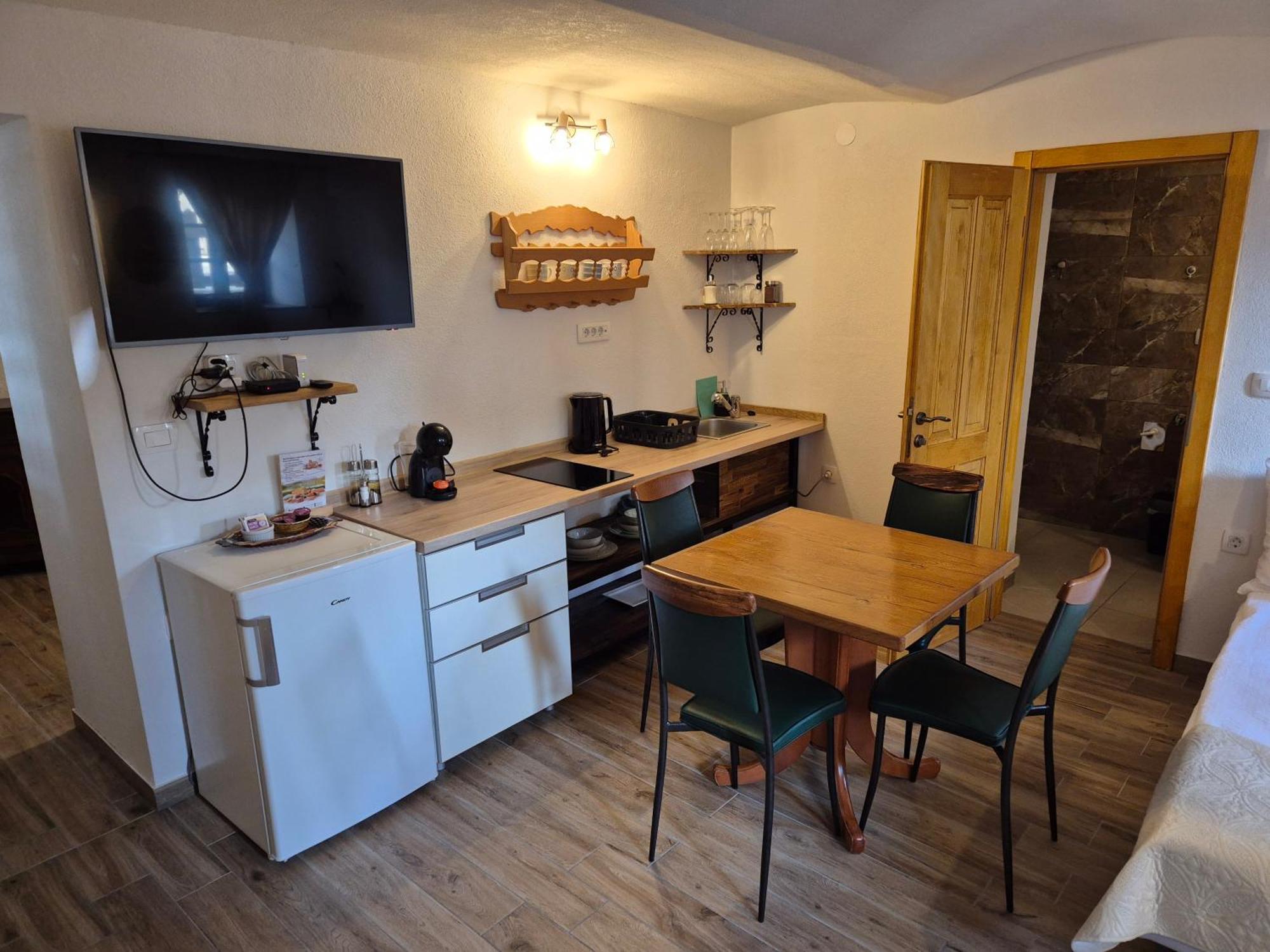 Slovenian House Vida Блед Екстериор снимка